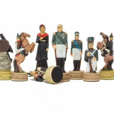 Ensemble Napoléon Campagne de Russie IV Jeu d'Echecs en Résine et Echiquier en Similicuir Vert – Image 9