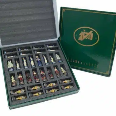 Jeu d'Echecs en Résine "Pirates et Marine royale"