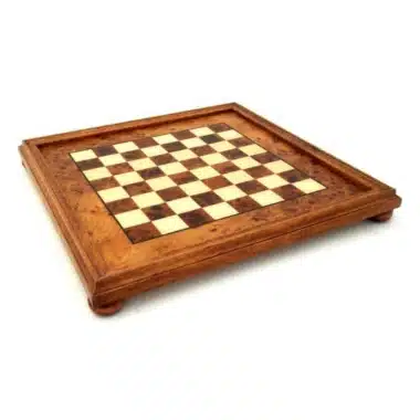 Ensemble César II Echiquier sur Pied en Bois de Bruyère & Jeu d'Echecs en Métal Massif – Image 8
