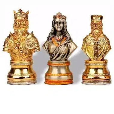 Ensemble Buste Médieval Haut de Gamme III Echiquier en Bois Plateau de Jeu en Albâtre et Jeu d'Echecs en Etain Plaqué Or et Argent – Image 9