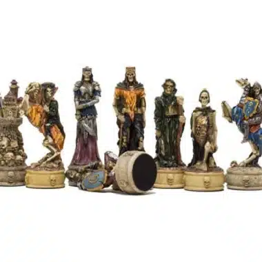 Ensemble complet Mort-Vivant III, toutes les pièces d'échecs alignées