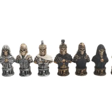 Jeu d'Echecs Tete de Mort Peints à la Main et Echiquier en Similicuir Noir – Image 5
