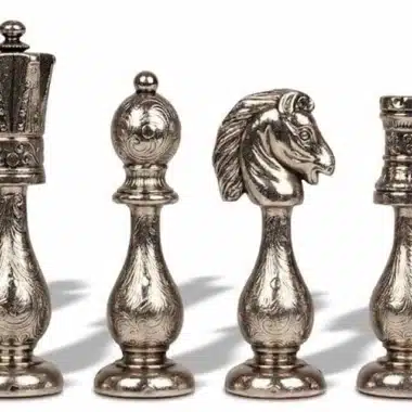 Grand Jeu d'Echecs en Métal &  Échiquier en Cuir Véritable avec Tiroir de Rangement – Image 6