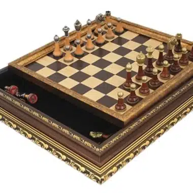 Jeu d'Echecs Staunton en Bois et Metal et Echiquier avec Rangement en Bois et Feuilles d'Or