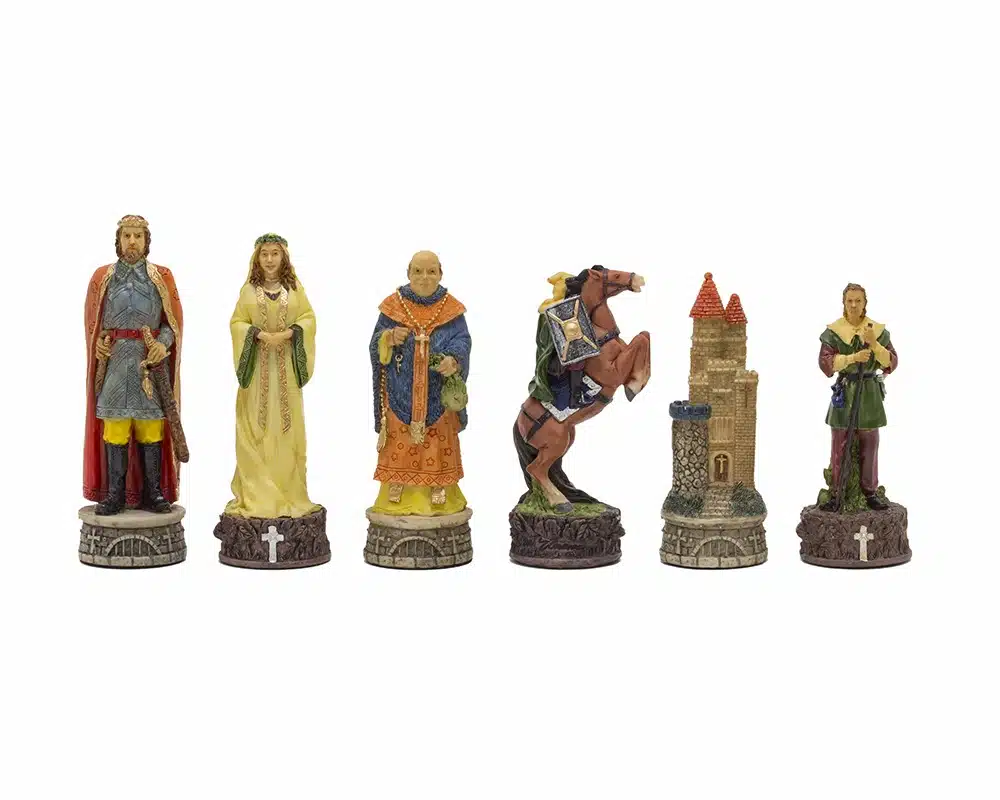 Pièces d'échecs Robin des Bois peintes à la main représentant rois, dames et chevaliers