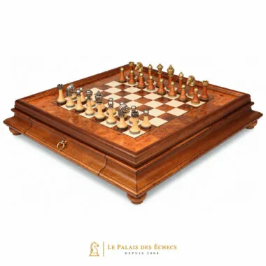 Jeu d'échecs complet sur échiquier en bruyère et orme avec coffret à tiroir