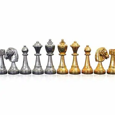 Jeu d'Echecs Fleuri - Échiquier en Bois de Bruyère Noir et Rouge Brillant & Jeu d'Échecs en Métal Plaqué Or et Argrent – Image 5