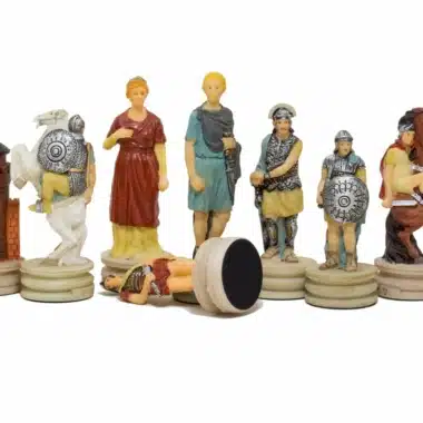 Alternative view of Jeu d'Echecs Conquete de la Grece par Rome en Résine & Échiquier en Similicuir Bordeaux et Doré