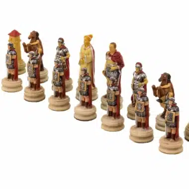 Jeu d'Echecs Romains VS Égyptiens en Résine & Échiquier en Similicuir avec Compartiment de Rangement – Image 8
