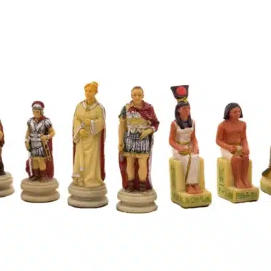 Jeu d'Echecs Romains VS Égyptiens en Résine & Échiquier en Similicuir avec Compartiment de Rangement – Image 5