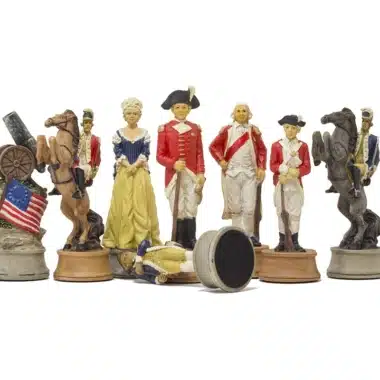 Alternative view of Jeu d'Echecs Guerre d'Indépendance des Etats Unis en Résine & Échiquier en Similicuir avec Compartiment de Rangement