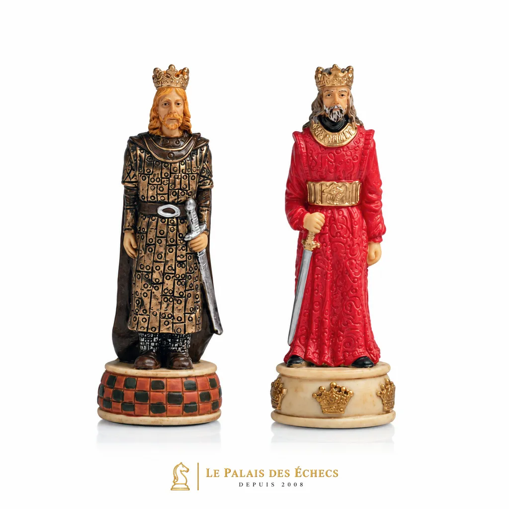 Rois couronnés peints en robe noire et rouge, pièces du jeu d'échecs écossais