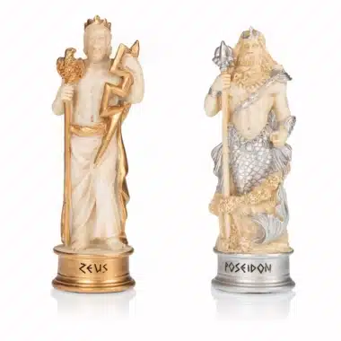 Figurines Zeus doré et Poséidon argenté, rois du jeu d'échecs