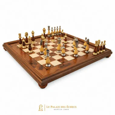 Jeu d'Echecs Grand Oriental complet sur échiquier en bois de bruyère et d'orme