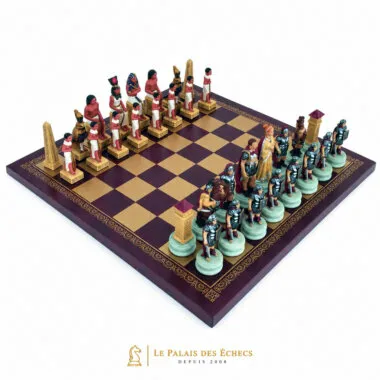 Jeu d'échecs Romains vs Égyptiens en résine sur échiquier en similicuir bordeaux