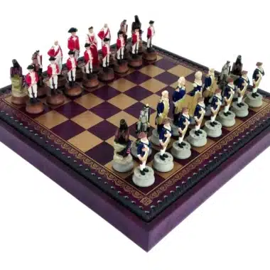 Jeu d'Echecs Guerre d'Indépendance des Etats Unis en Résine & Échiquier en Similicuir avec Compartiment de Rangement