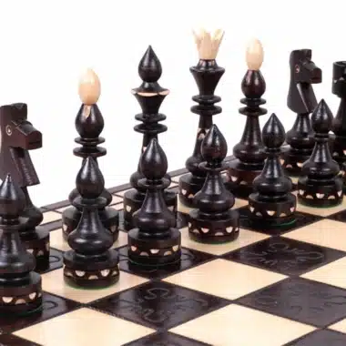 Jeu d'Echecs et Echiquier en Bois Pliable – Image 3