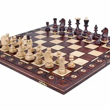 Ensemble complet d'échecs en bois avec échiquier pliable gravé