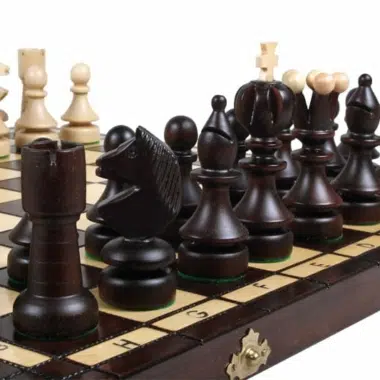 Jeu d'Echecs en Bois et Echiquier Pliant en Bois avec Rangement – Image 6