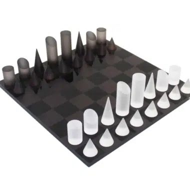 Jeu Echecs Conique Moderne Gris et Blanc en Plexiglas avec Coffret de Rangement