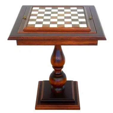 Table de jeu d'échecs sur pied vue de face, échiquier vide