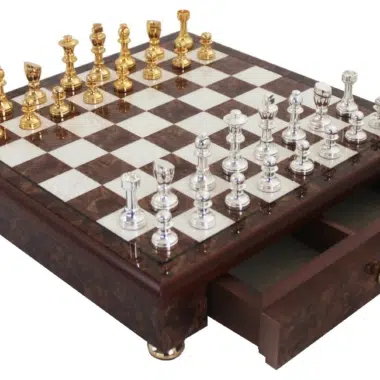 Pieces Echecs Staunton en Laiton Plaque Or et Argent et Echiquier sur Pied avec Tiroir de Rangement en Bois