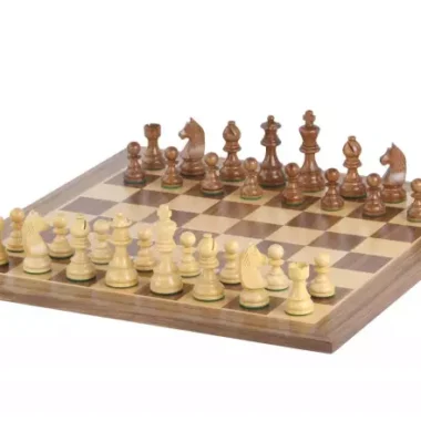 Ensemble Staunton complet avec échiquier en érable et noyer, pièces en acacia