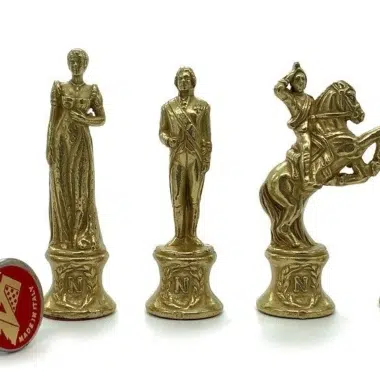 Ensemble Jeu d'Échecs Napoléon et Échiquier en Similicuir avec Compartiments de Rangement – Image 4