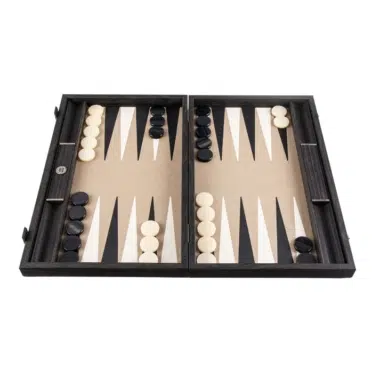 Backgammon ouvert avec pions noirs et ivoire sur plateau effet serpent