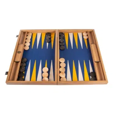 Backgammon en similicuir bleu royal ouvert avec pions en bois disposés