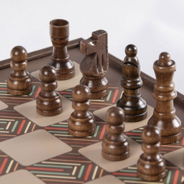 Jeu de Société 4 en 1 Vintage en Bois - Échecs, Backgammon, Ludo, Serpents et Échelles – Image 3