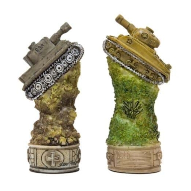 Pièces d'échecs Seconde Guerre mondiale, détail des deux chars blindés sculptés