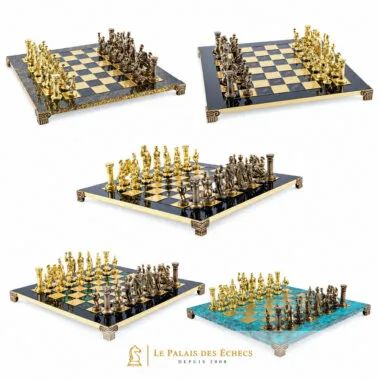 Ensemble jeu d'échecs période gréco-romaine bronze et doré, cinq coloris d'échiquier