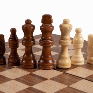Ensemble Jeu d'Échecs, Jeu de Dame et de Backgammon en Bois de Noyer et de Chêne – Image 9