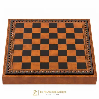 Échiquier vu de dessus avec coffret de rangement fermé en dessous