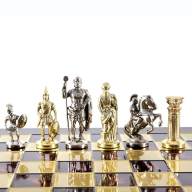 Ensemble Jeu d'Echecs Période Greco Romaine Argent et Doré – Image 11