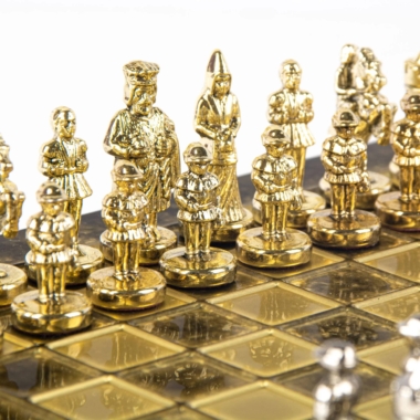 Petit Ensemble de Jeu d'Échecs Byzantin Pièces en Metal Or & Argent avec Échiquier en Metal et Coffret de Rangement – Image 27