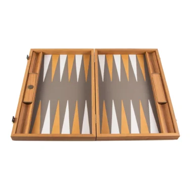 Backgammon en similicuir autruche, vue d'ensemble du plateau ouvert en hauteur