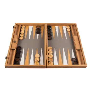 Backgammon en similicuir gris beige autruche, coffret ouvert vue de face