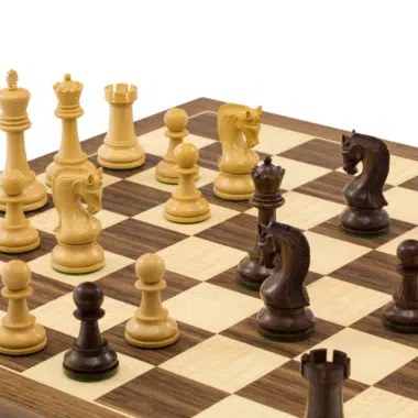Ensemble d’échecs Leningrad en Acacia et Noyer