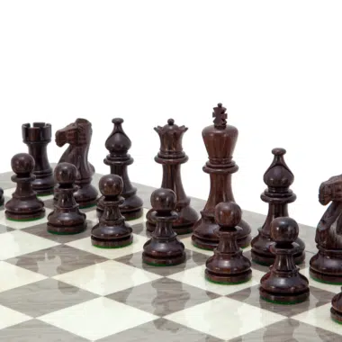 Détails des pièces en bois foncé du jeu d'échecs Palissandre - Le Palais Des Echecs