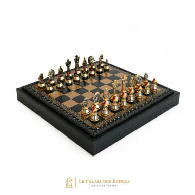 Vue globale de l'échiquier coffret en similicuir noir 28x28 cm avec les pièces romaines en métal installées